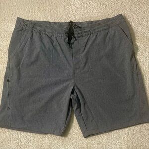 Kenneth Cole Light Gray Shorts with Pockets
